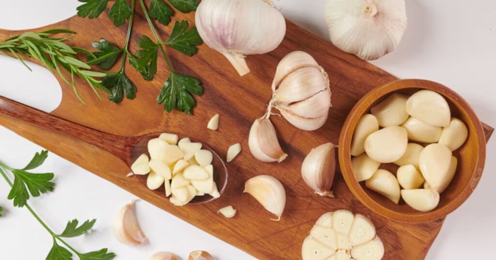 Kitchen Hacks Easily Peel Garlic