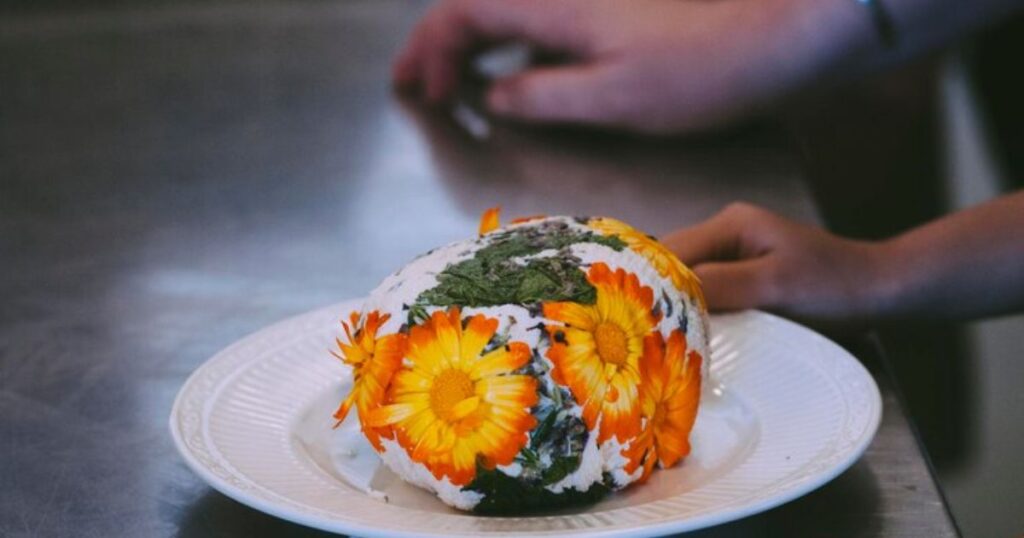 8. Experience beyond the plate_ make way for the immersive